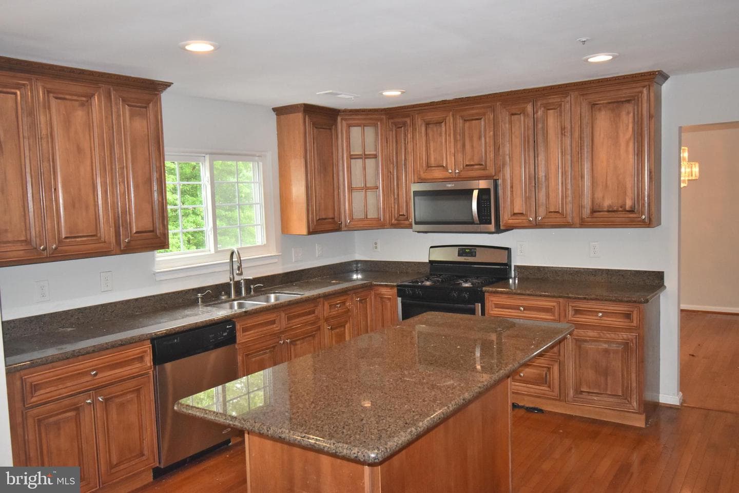 10409 Blackstone Ave photo 4