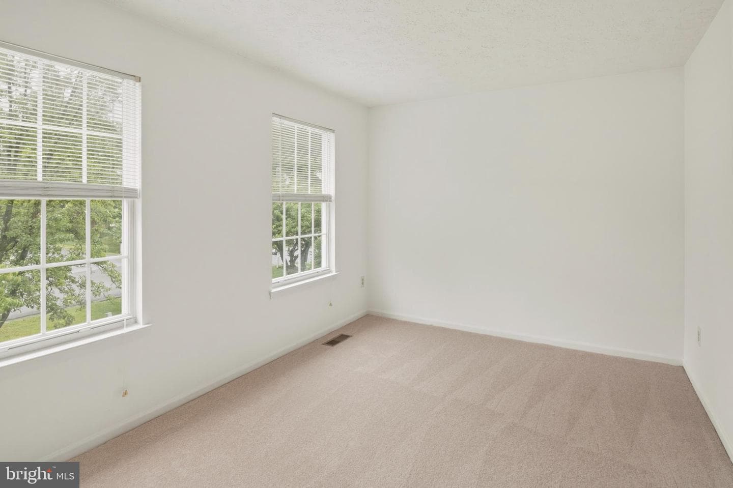 12700 Quarterhorse Drive photo 28