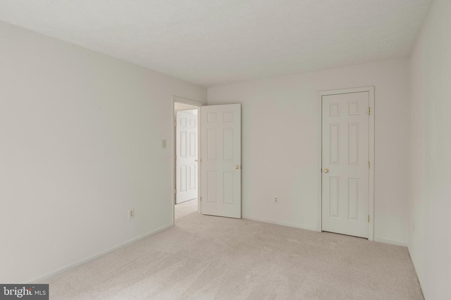 12700 Quarterhorse Drive photo 32