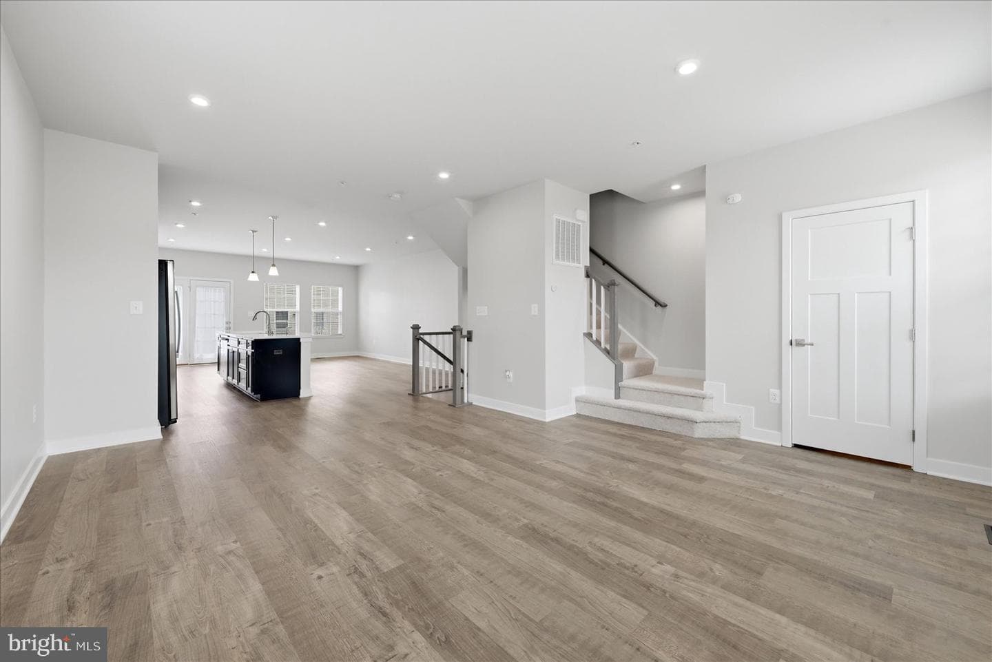 1550 Adamson Way photo 13
