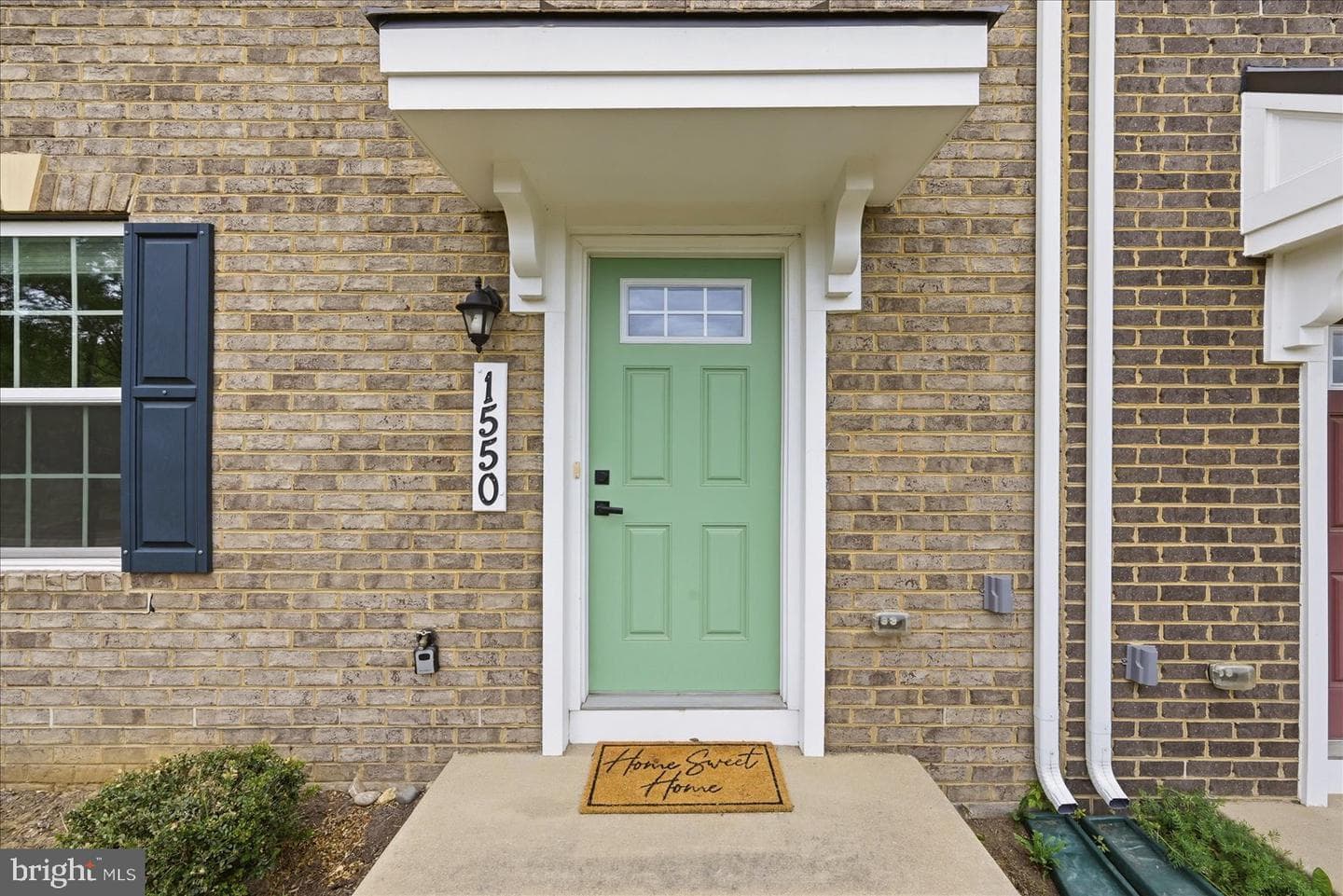 1550 Adamson Way photo 4