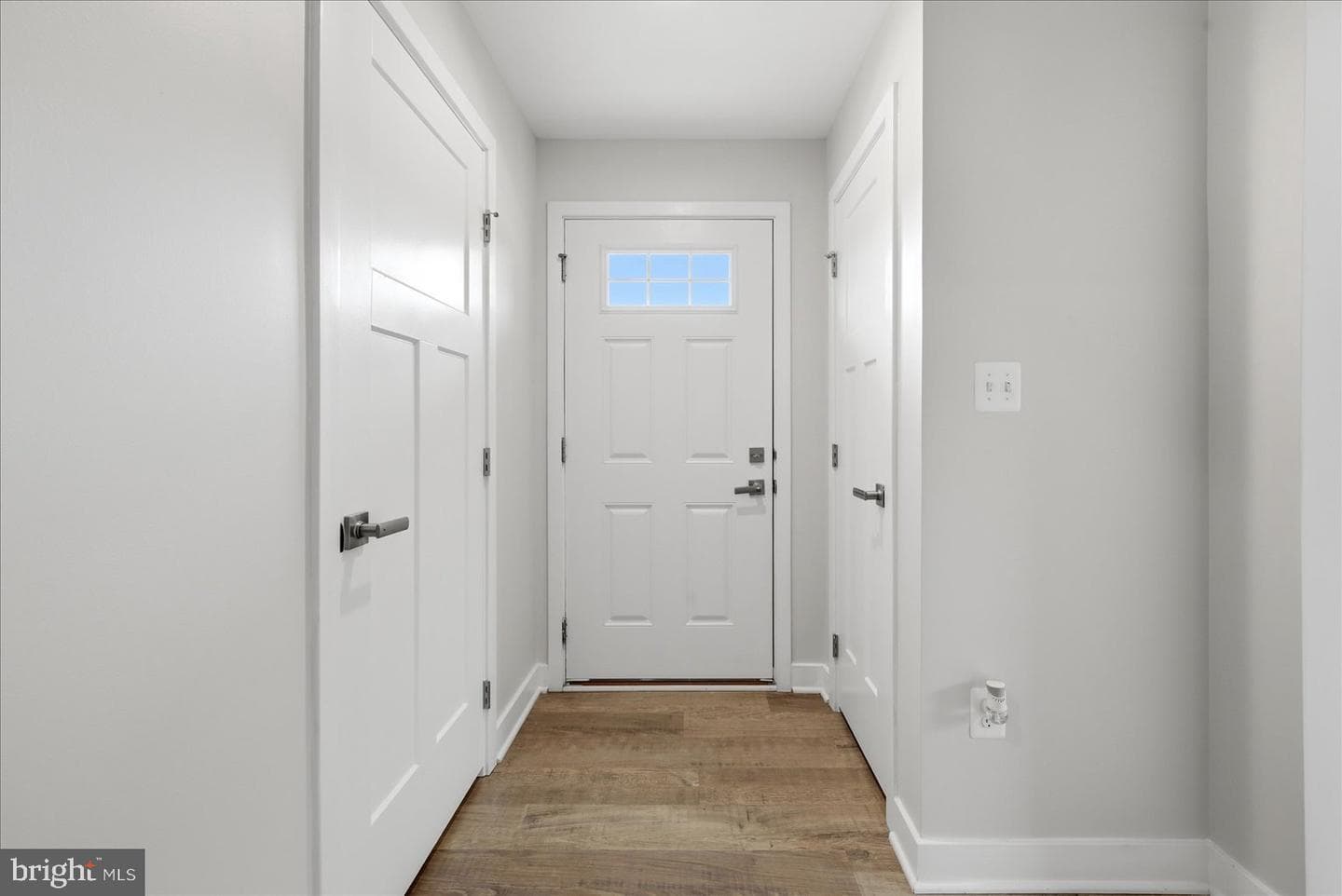1550 Adamson Way photo 5