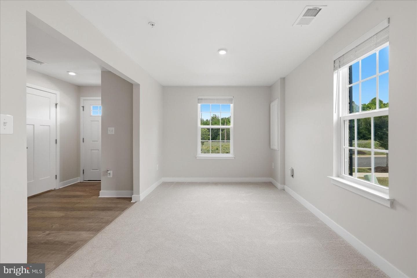 1550 Adamson Way photo 7