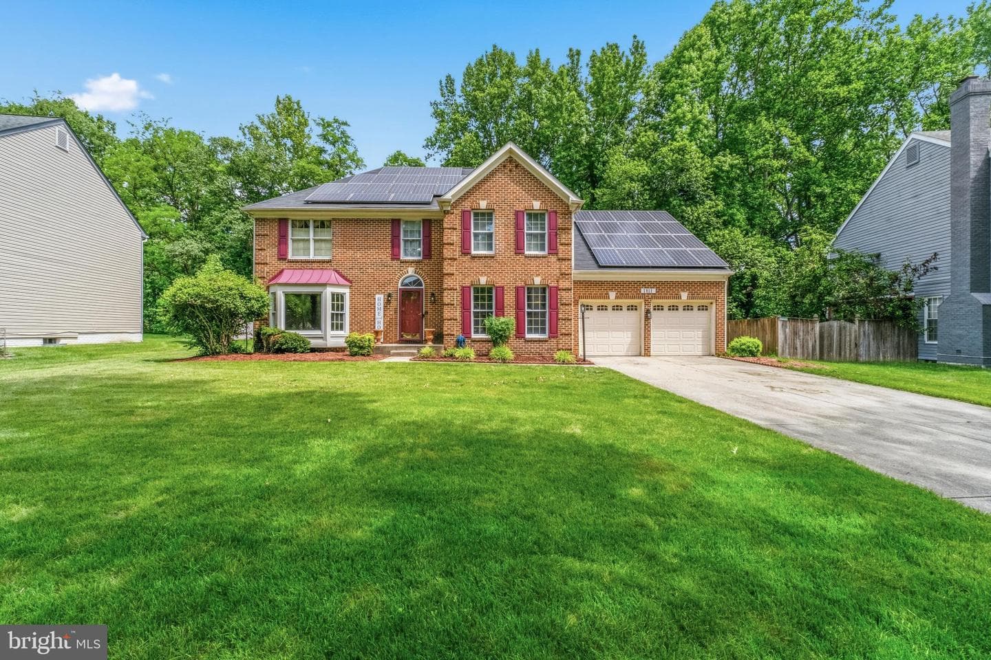 1811 Peachtree Lane photo 1