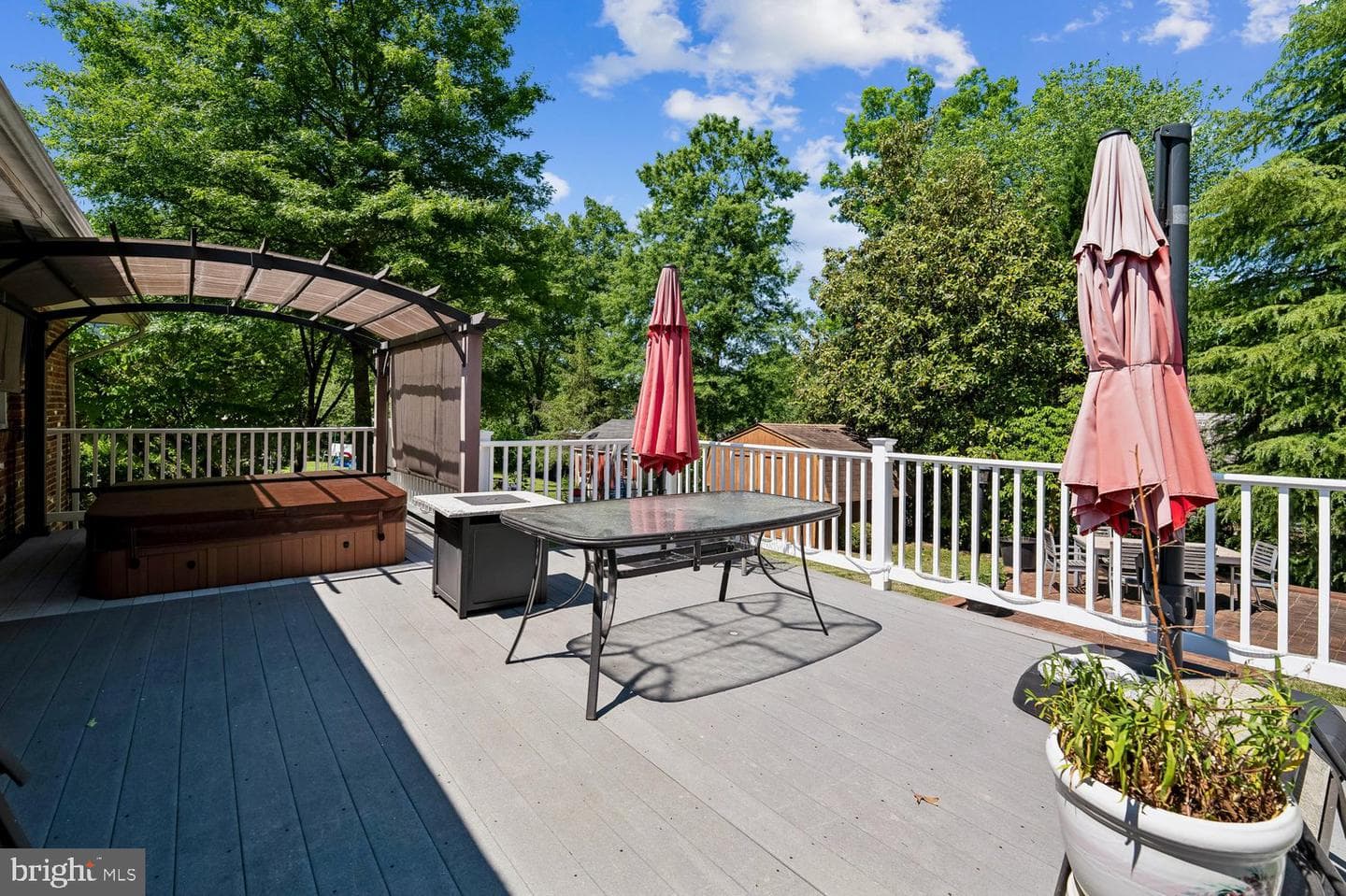 8410 Ravenswood Road photo 20