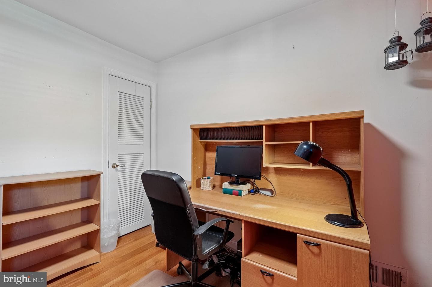 8410 Ravenswood Road photo 52