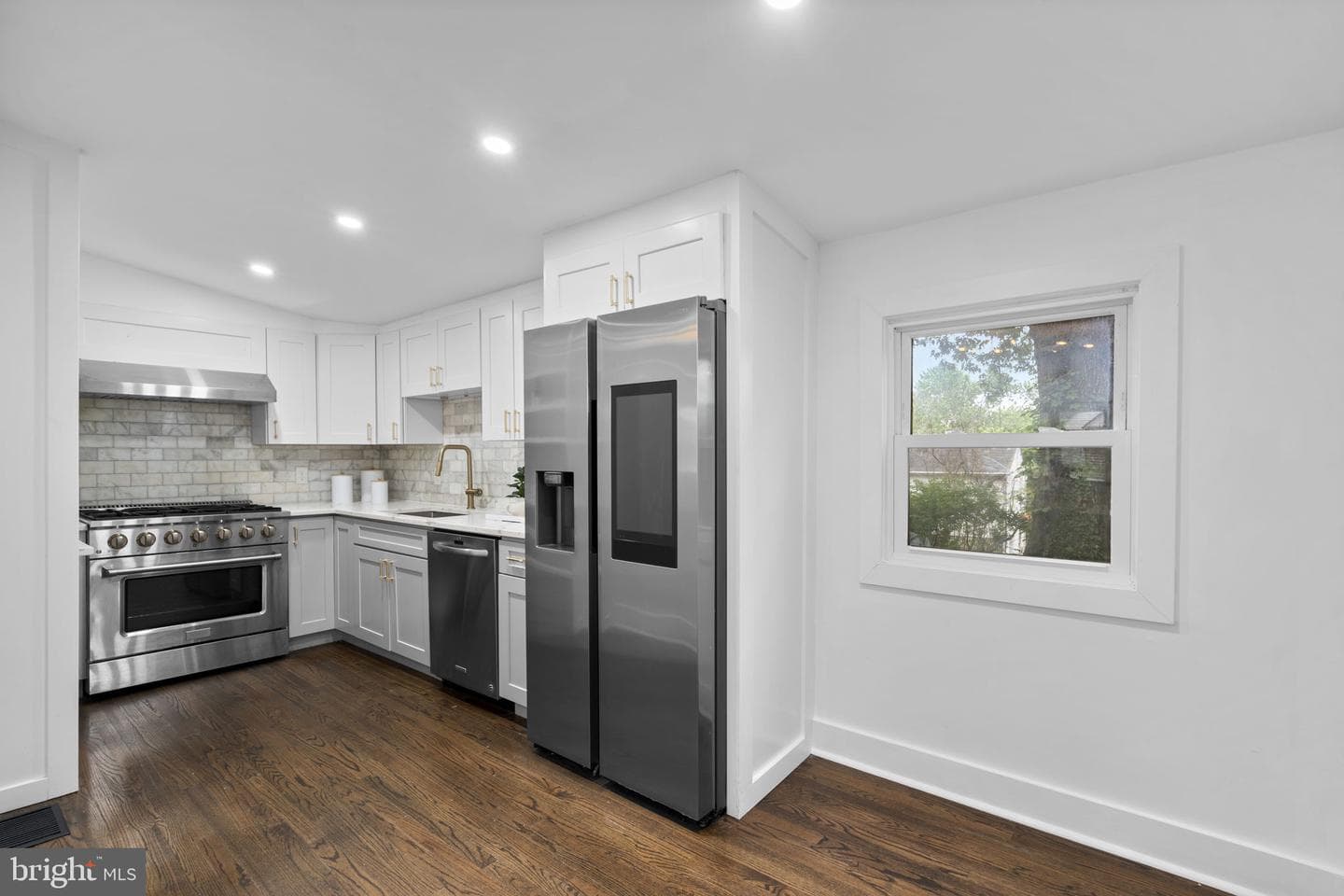 6923 Randolph St photo 13