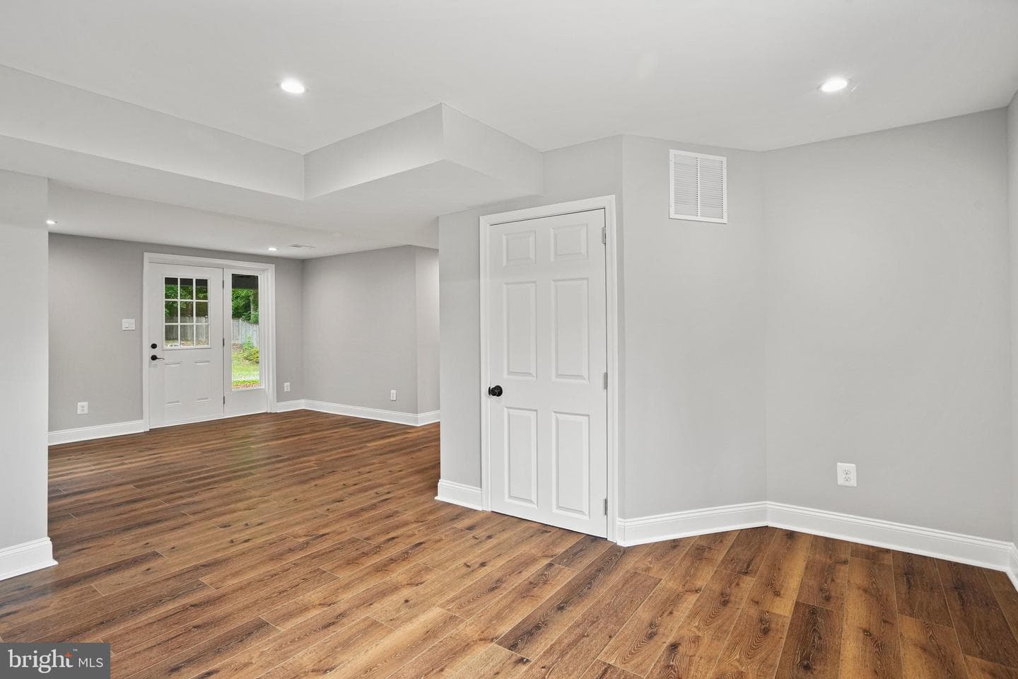 9409 Cheltenham Avenue photo 23