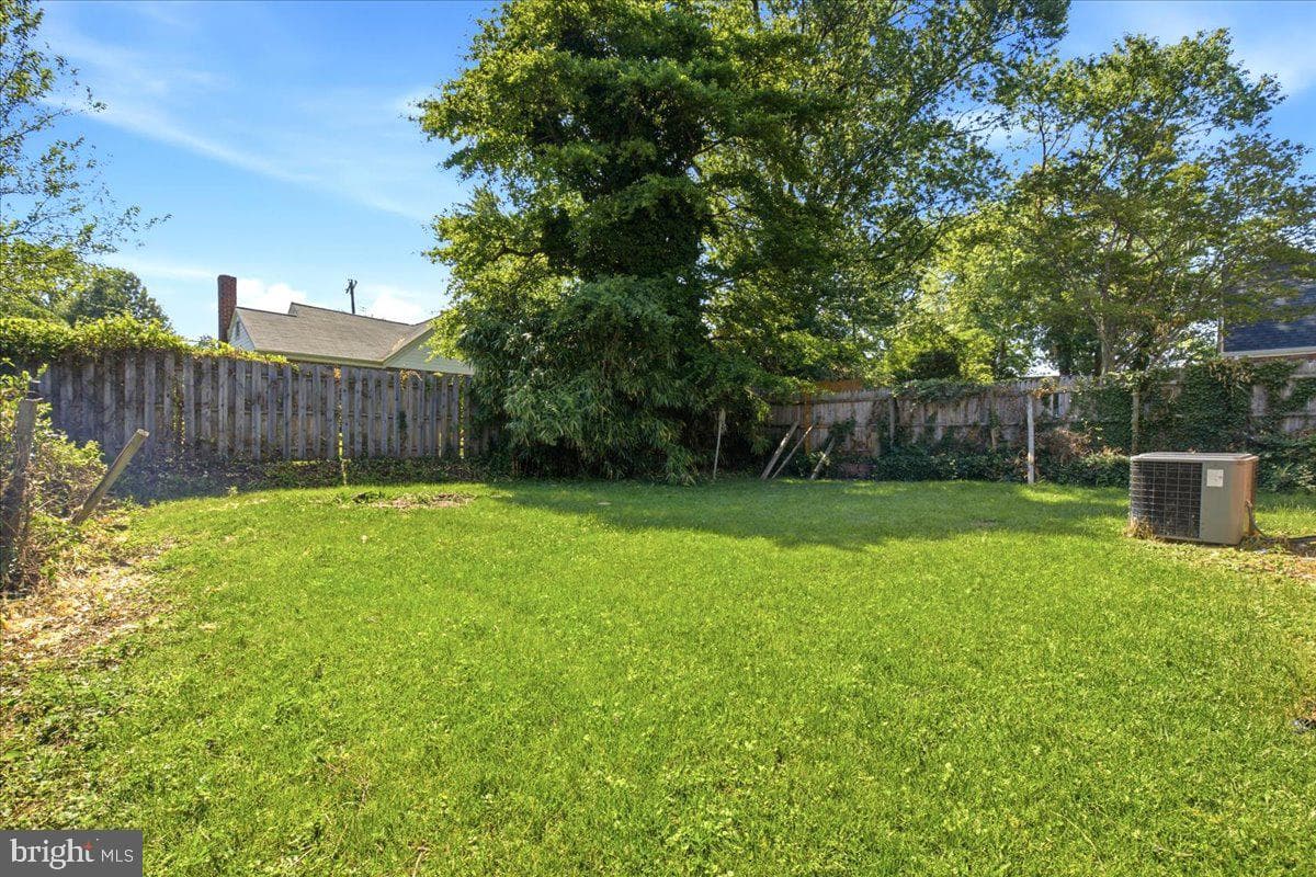 6815 Standish Dr photo 30