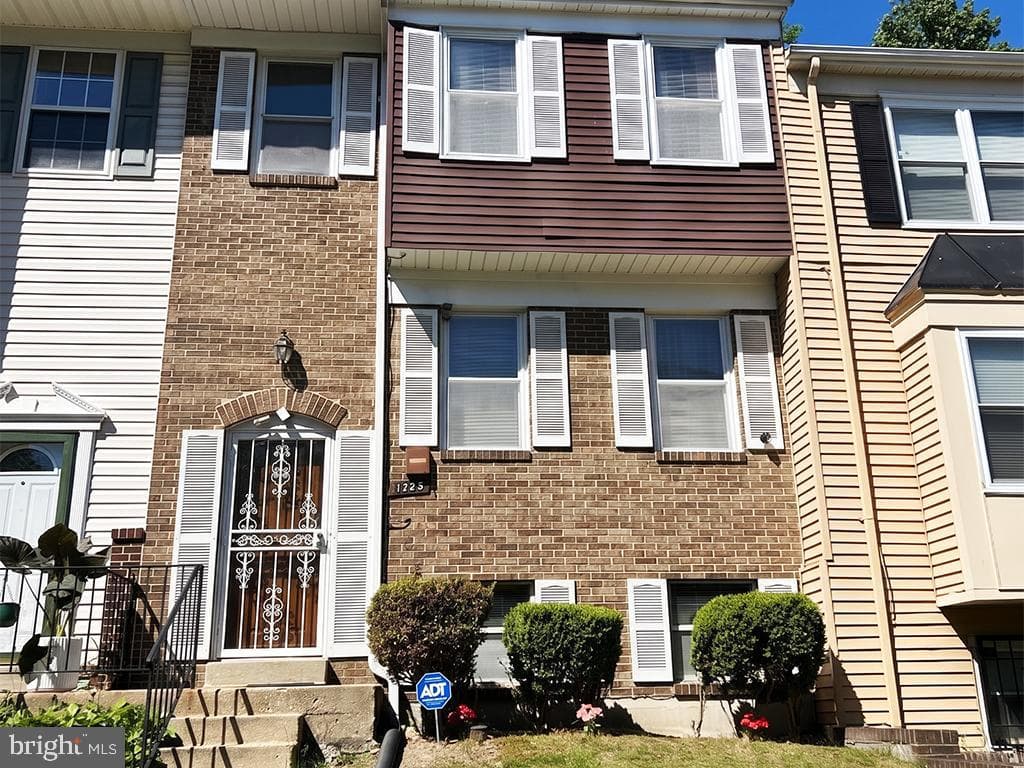 1725 Forest Park Drive photo 1
