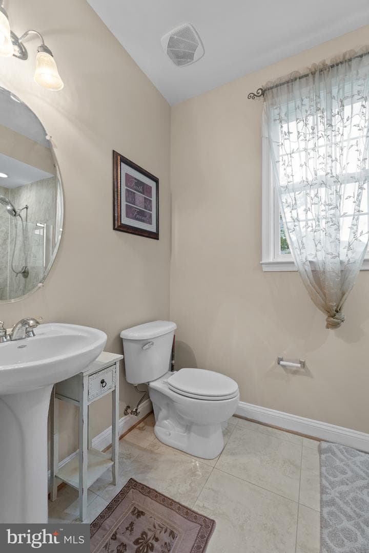334 Radiant Court photo 13