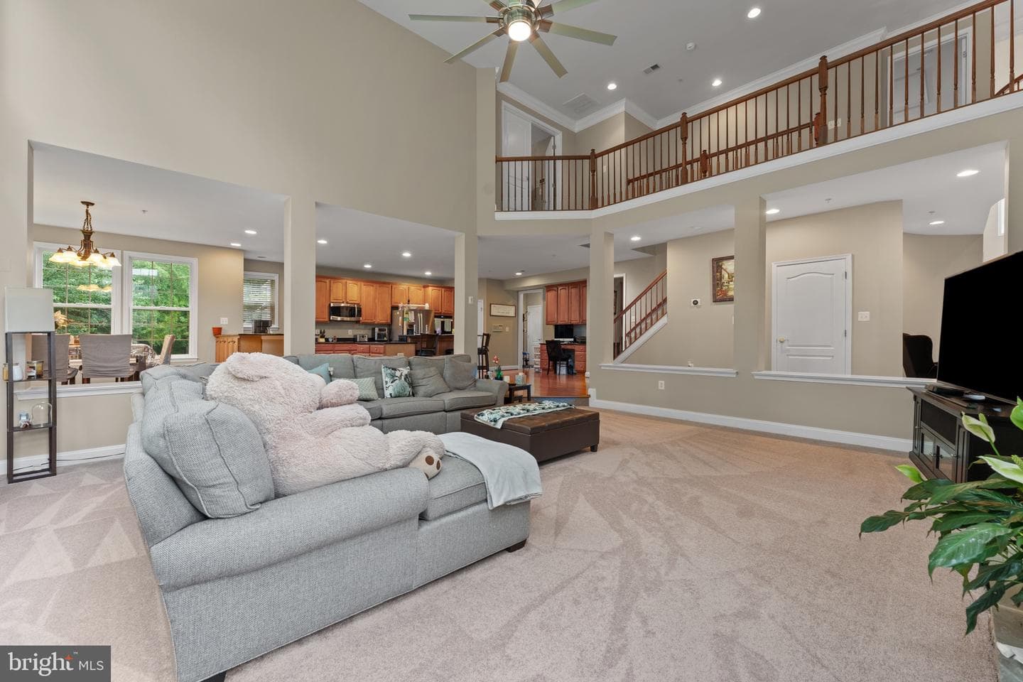 334 Radiant Court photo 18