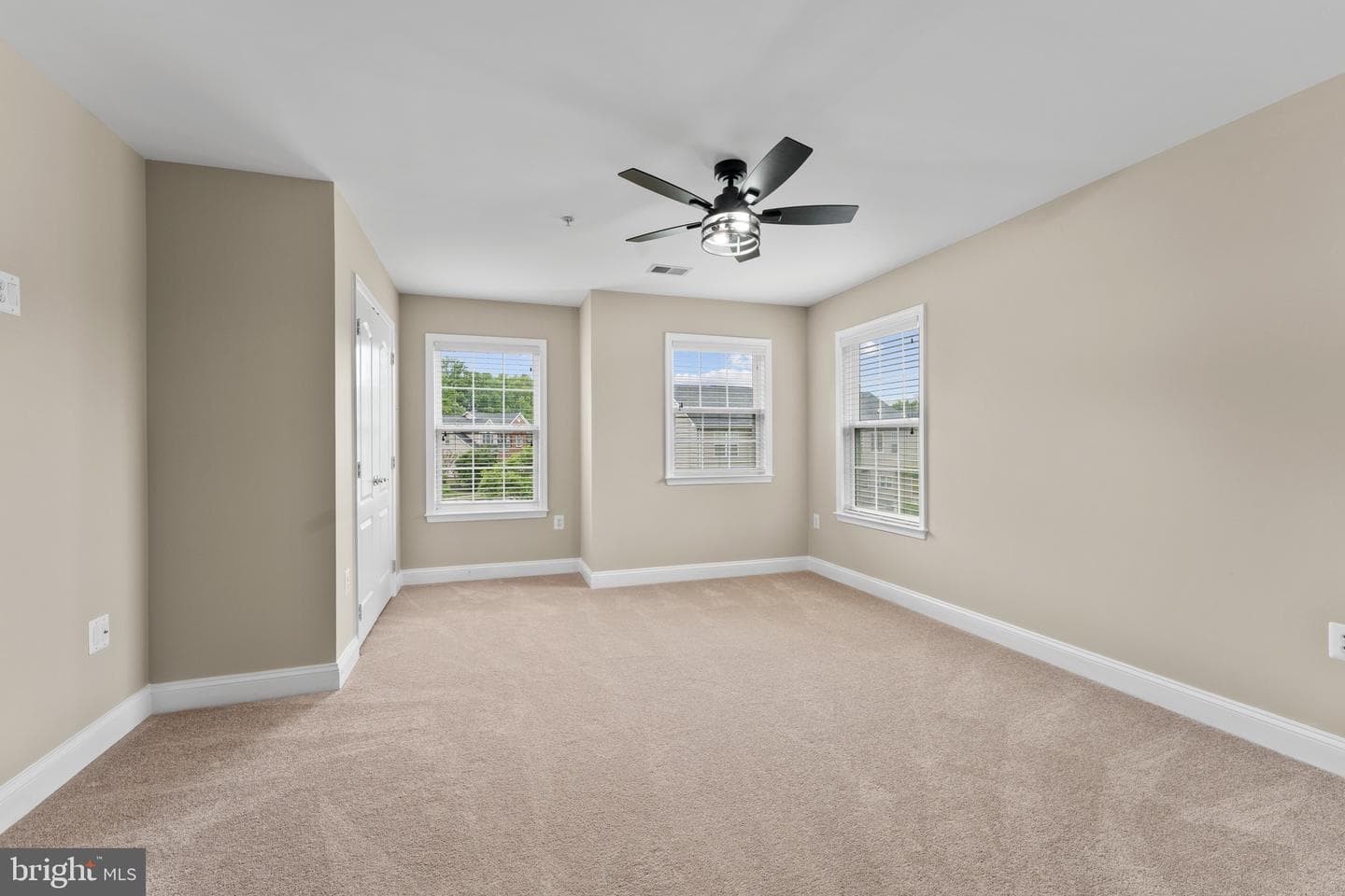 334 Radiant Court photo 37