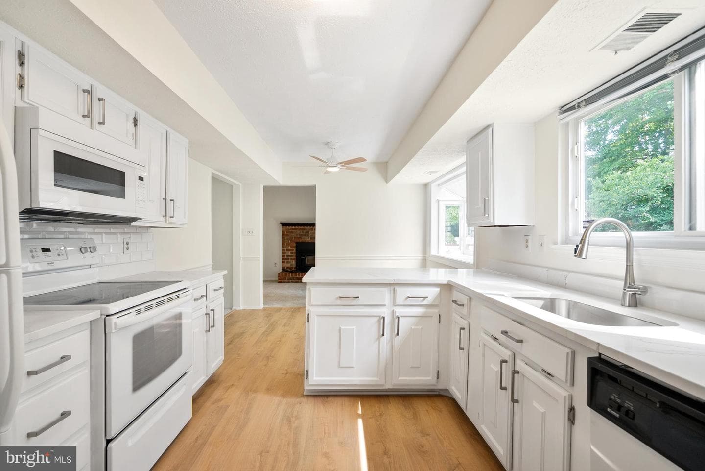 3801 Northrop Pl photo 20