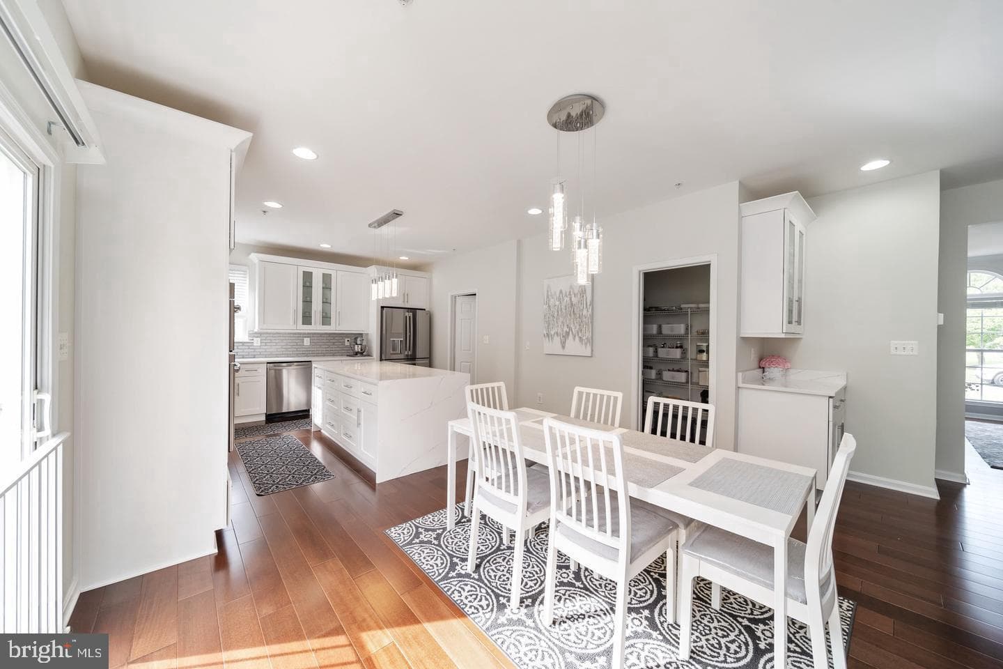 10807 Glenshire Drive photo 13