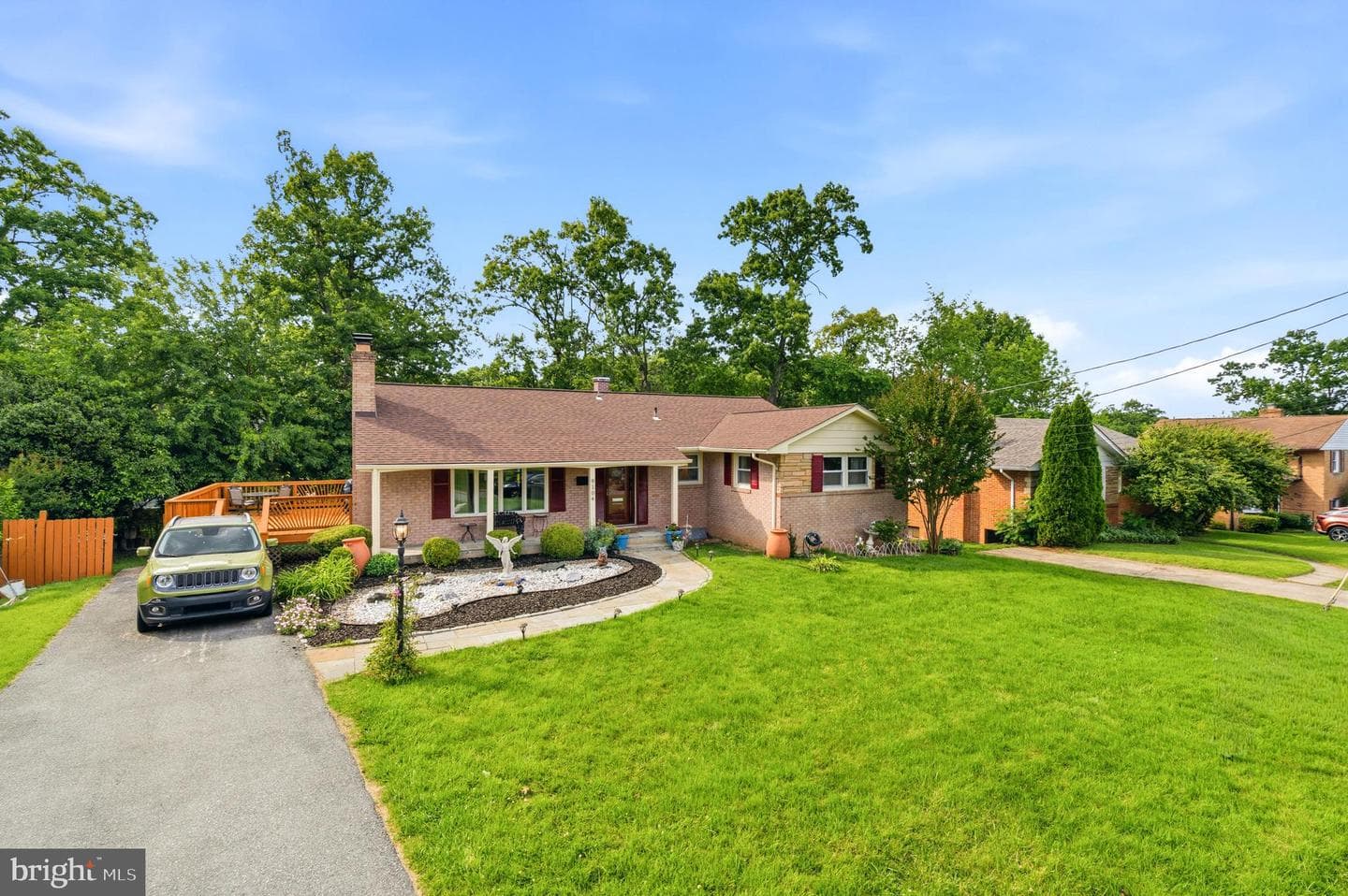9104 Drake Place photo 3