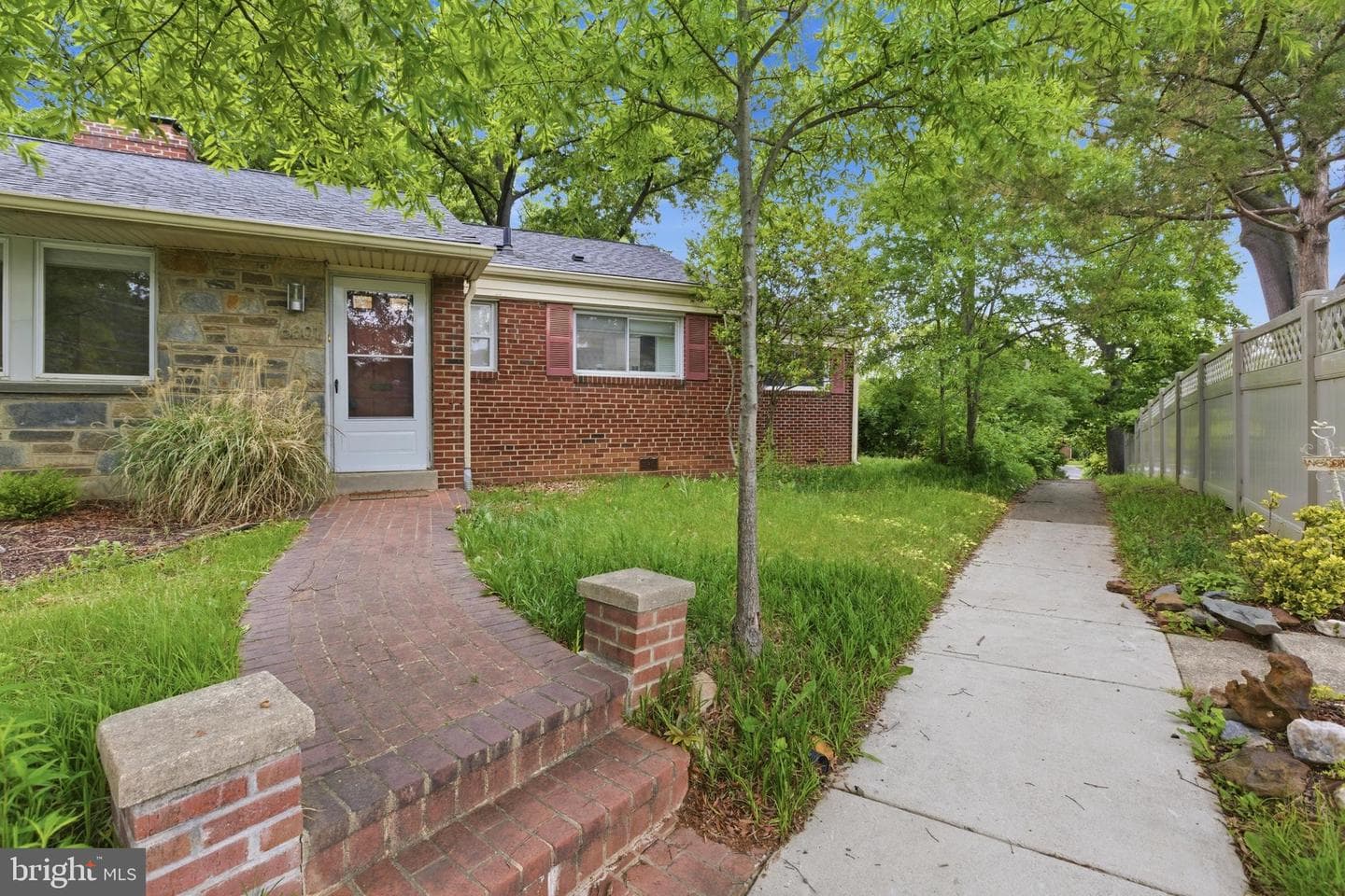 6801 Adelphi Rd photo 2