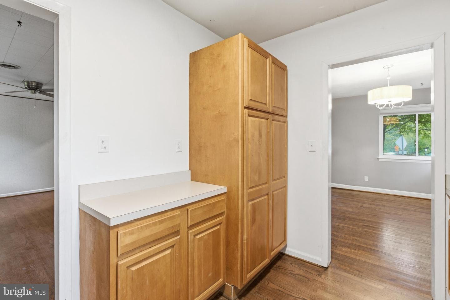6801 Adelphi Rd photo 8