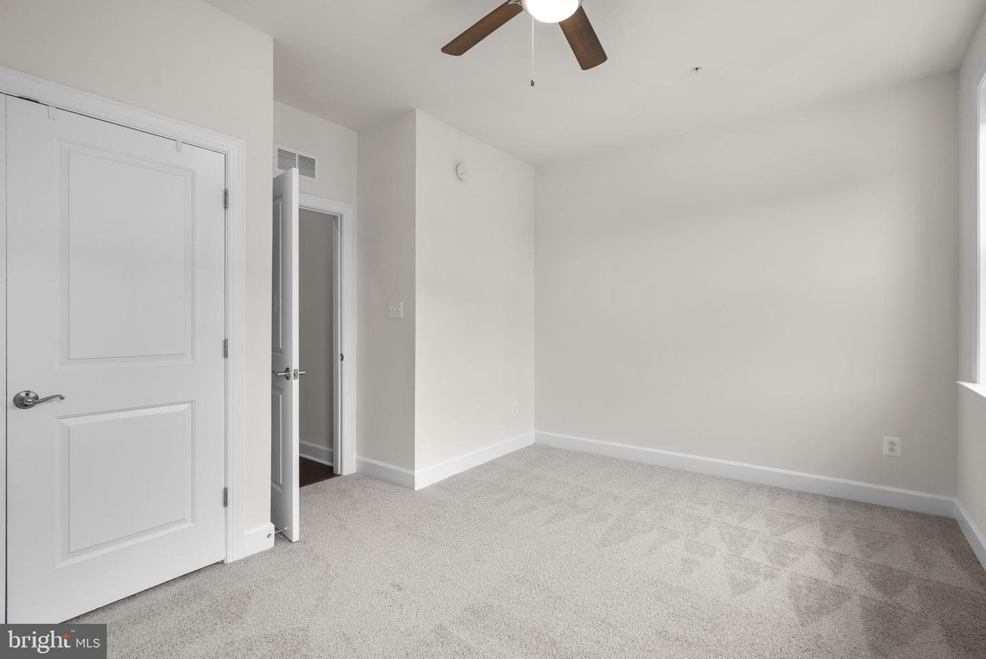 4602 Woodberry Street photo 32