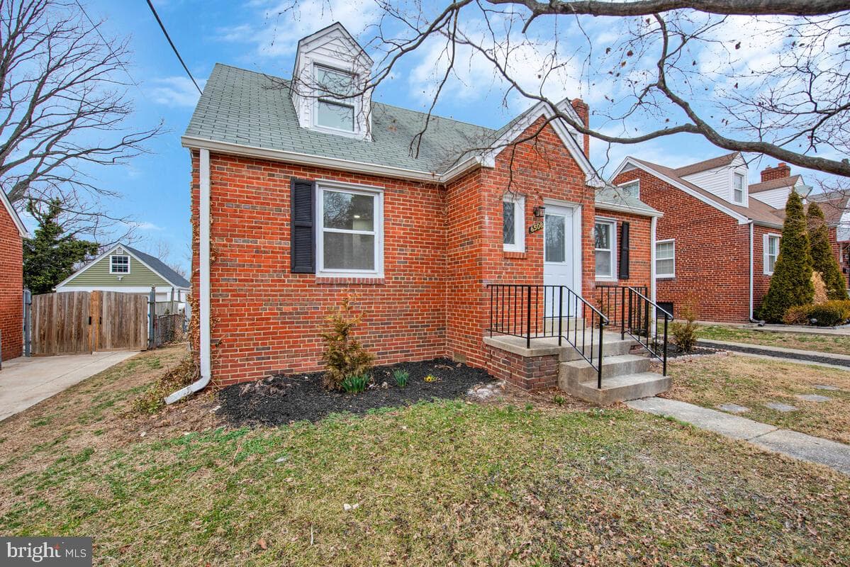 6508 Foster St photo 2