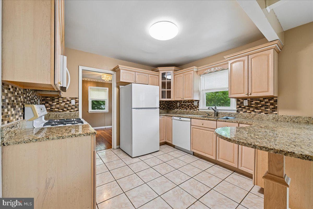 6703 Vanessa Drive photo 10