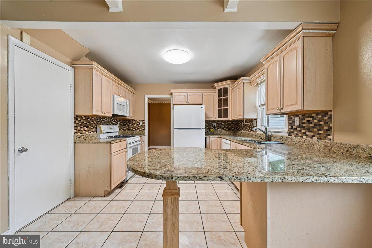 6703 Vanessa Drive photo 11