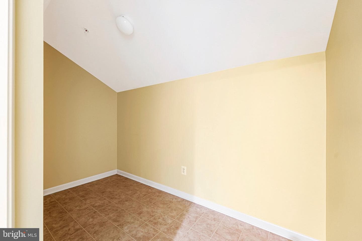 9902 Hillandale Way #17 photo 31