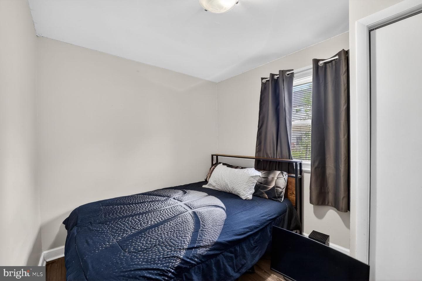 401 70th Street photo 17