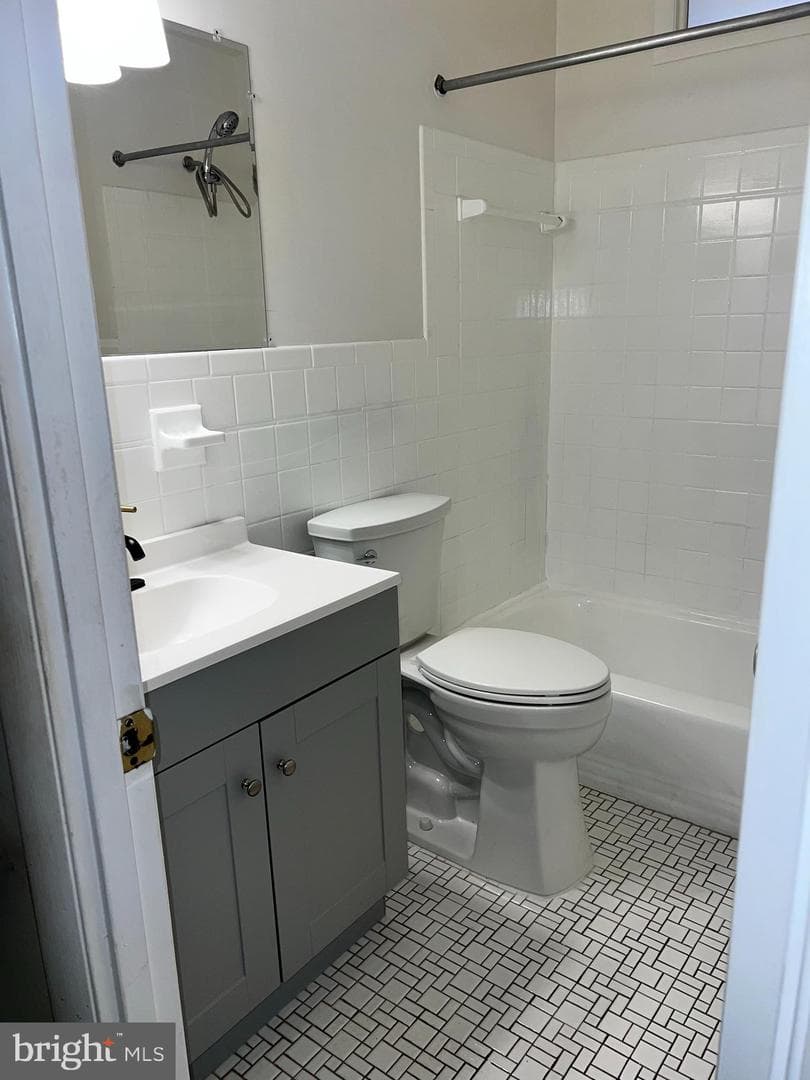 5704 Colon Terrace photo 10
