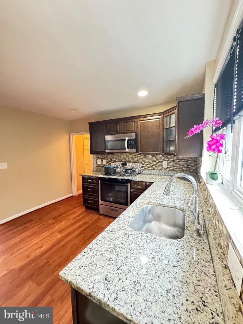 707 Mentor Avenue photo 10