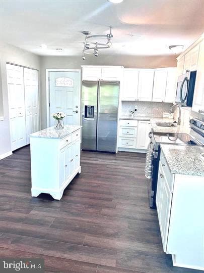 2105 Ruatan Street photo 9