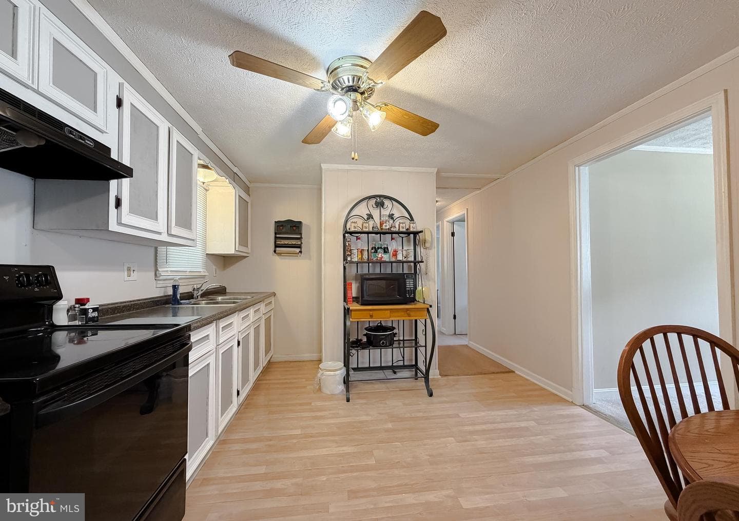708 Eucla Drive photo 10