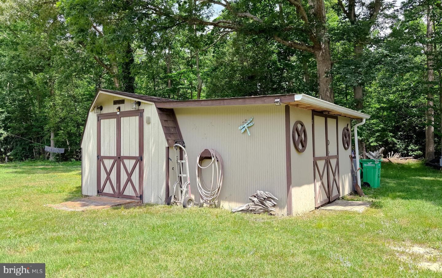 708 Eucla Drive photo 17