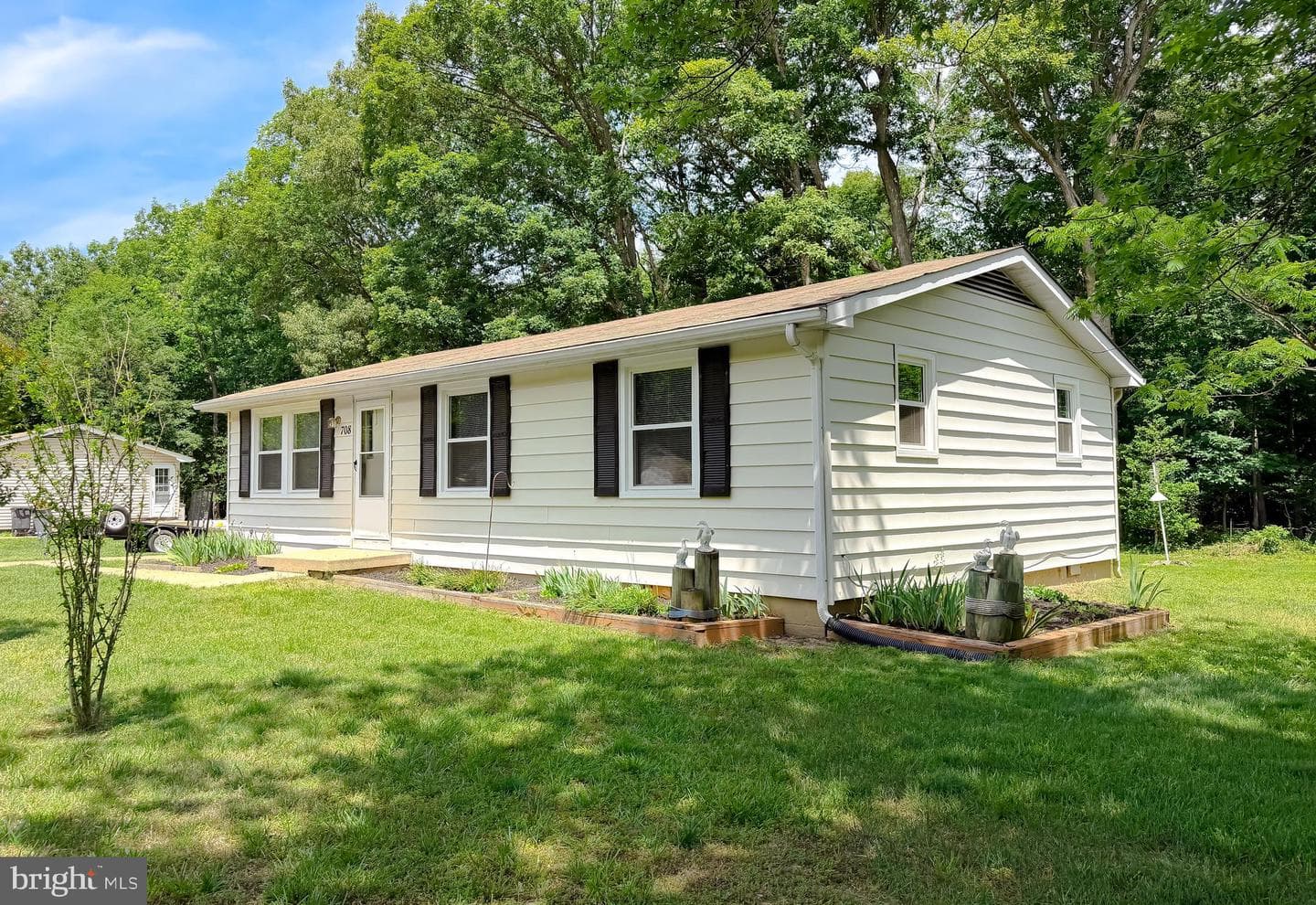 708 Eucla Drive photo 2