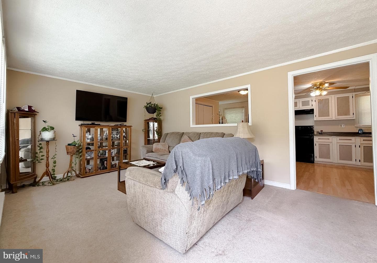 708 Eucla Drive photo 3
