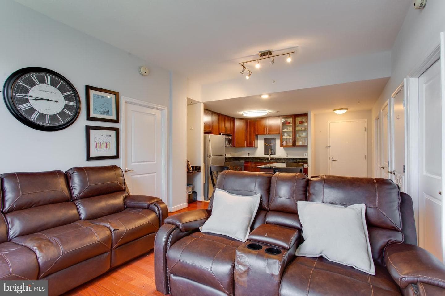 155 Potomac Passage #910 photo 30