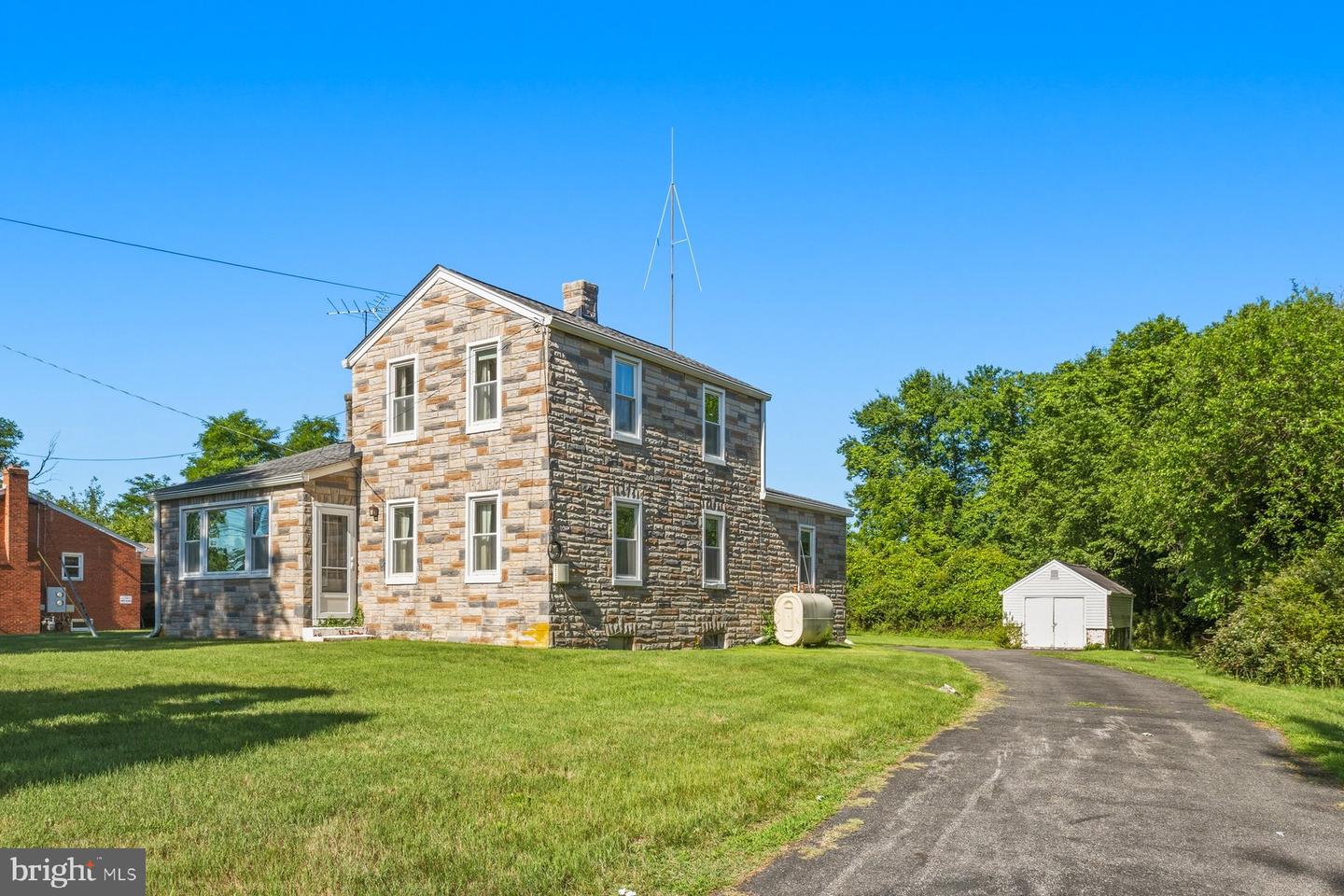 2815 Ritchie Road photo 2
