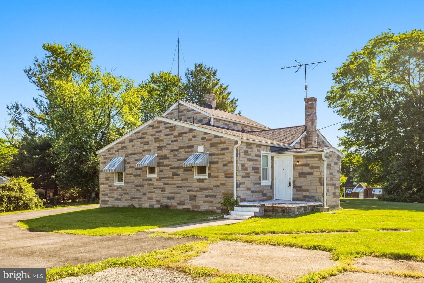 2815 Ritchie Road photo 3