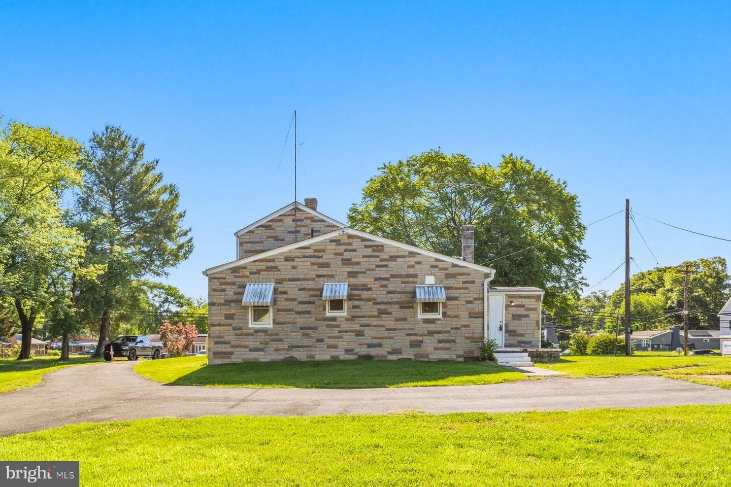 2815 Ritchie Road photo 4
