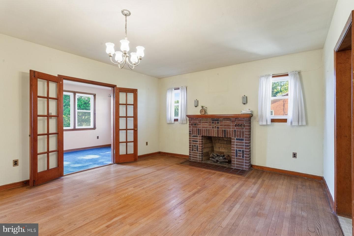 2815 Ritchie Road photo 9
