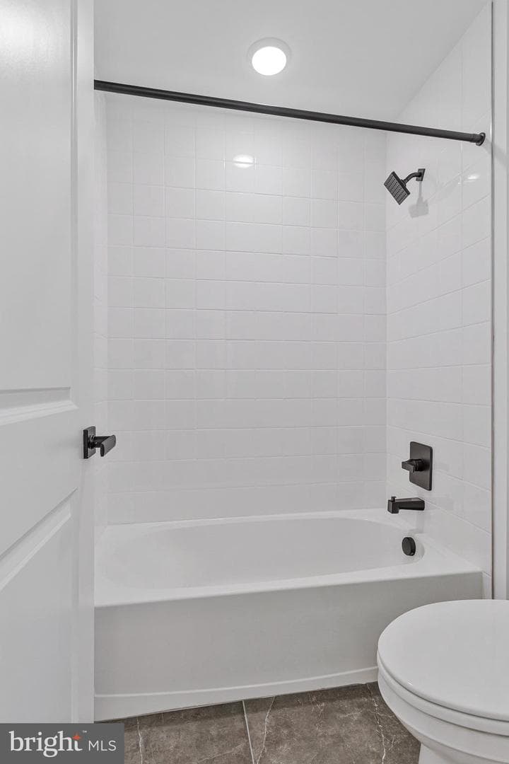2024 Saint James Road photo 32