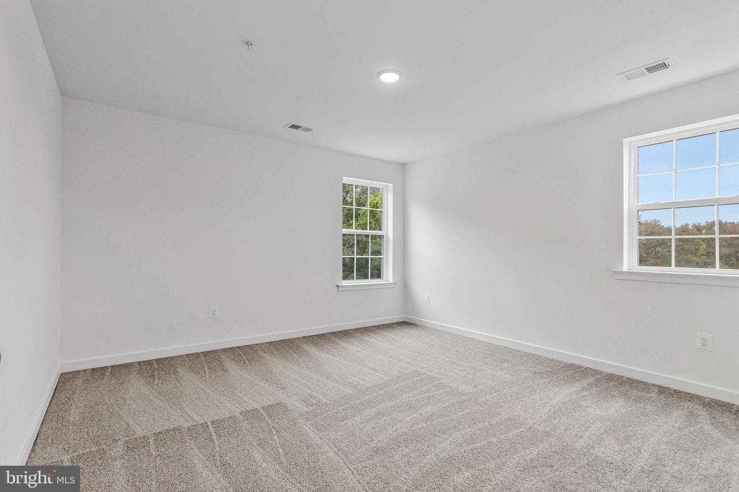 2024 Saint James Road photo 33