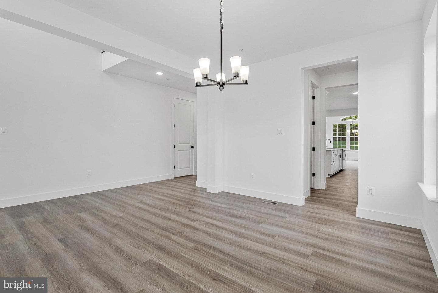2024 Saint James Road photo 5