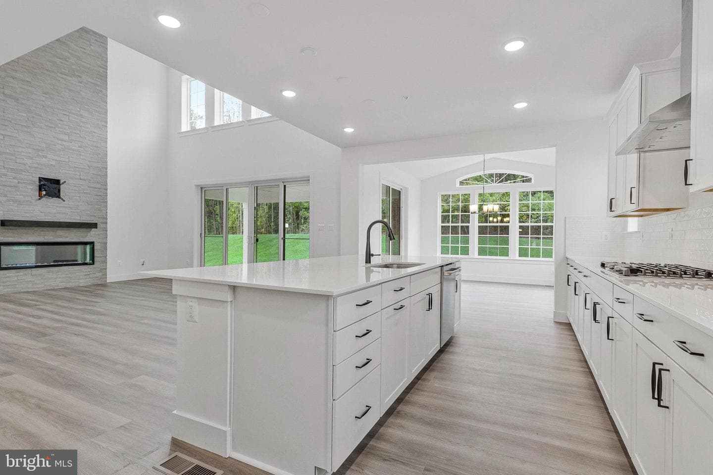 2024 Saint James Road photo 8