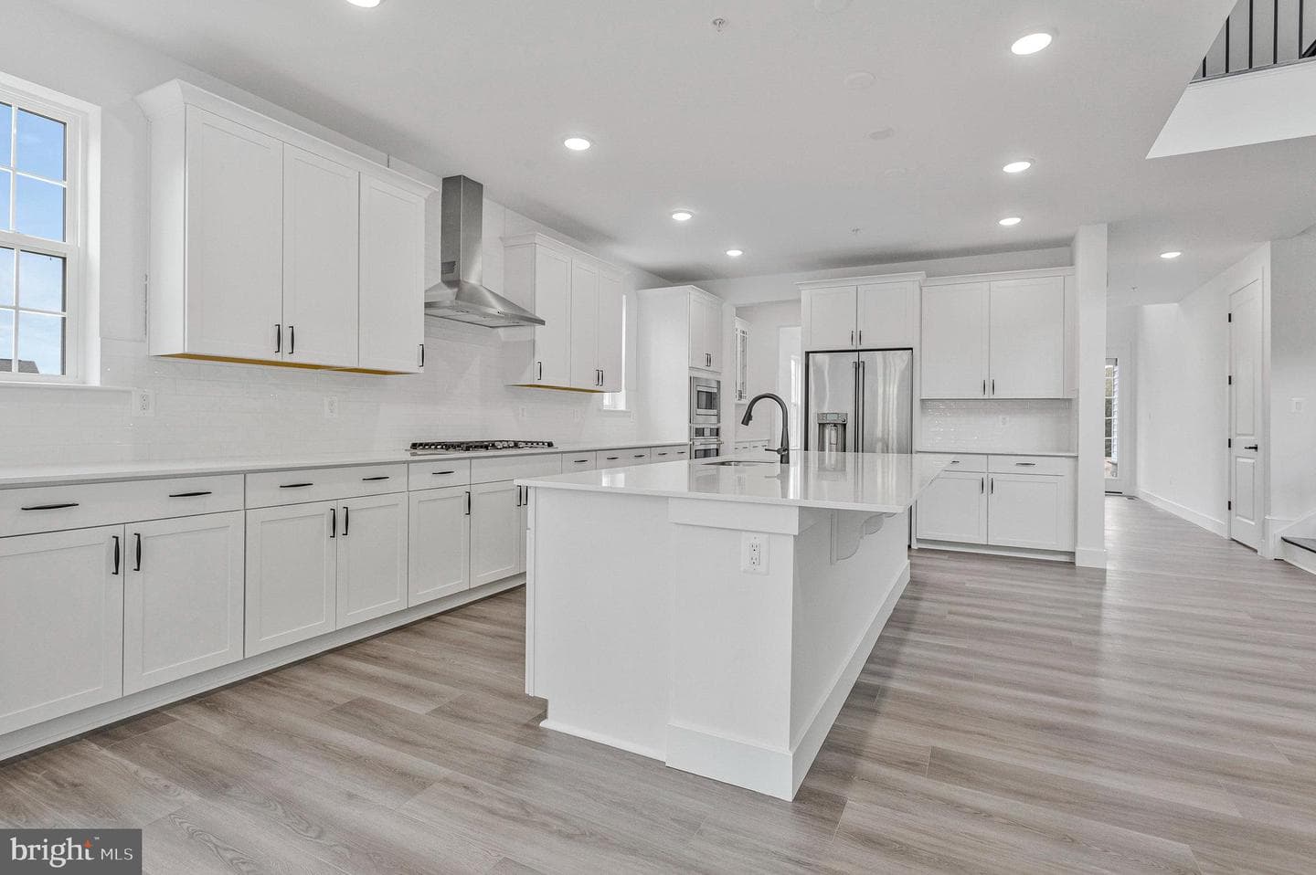 2024 Saint James Road photo 9