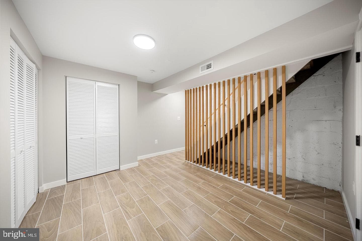 4933 38th Avenue photo 14