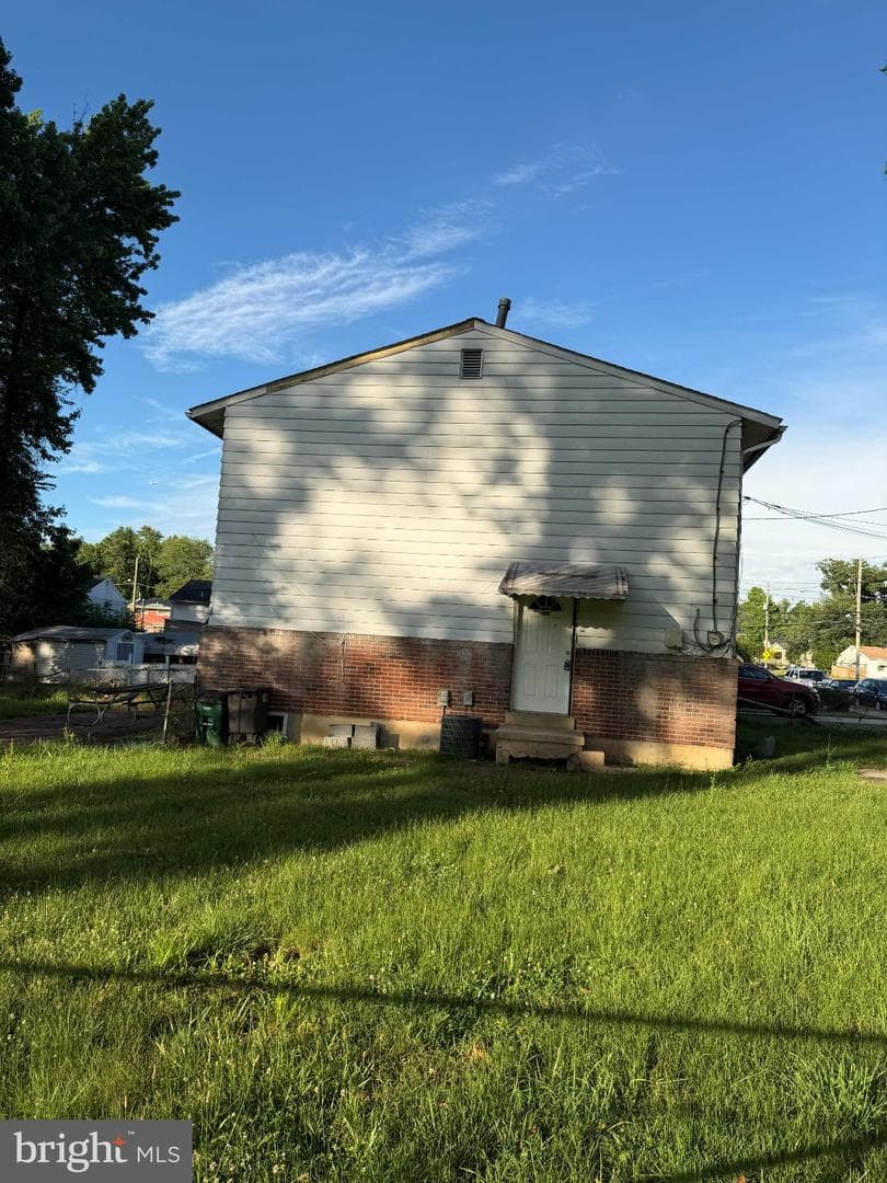 6208 Seat Pleasant Drive photo 4