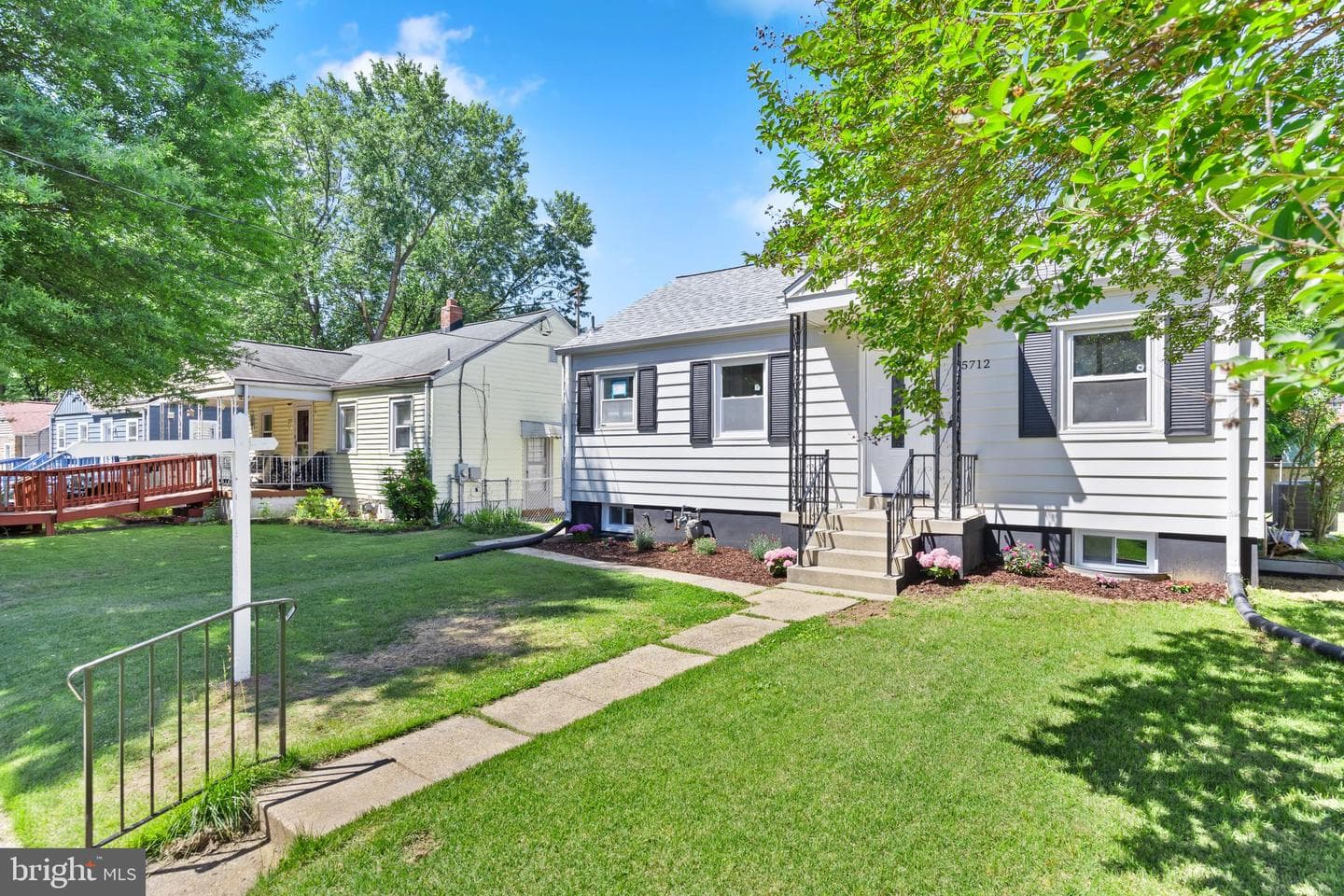 5712 30th Avenue photo 3