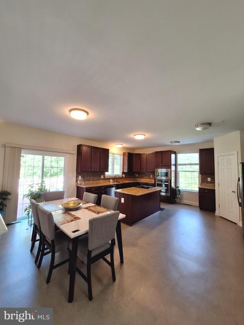 7210 Greenspring Lane photo 24