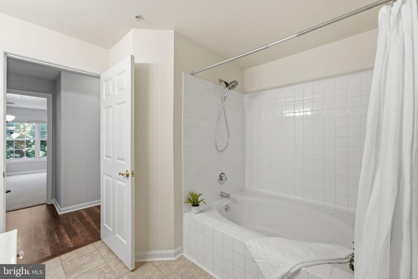 6510 Lake Park Dr # 202 photo 39